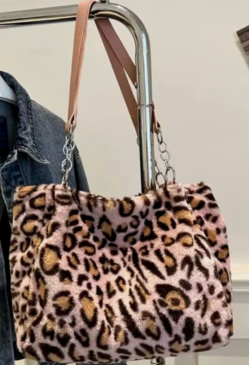 Fur Tote Hand Bag in Very Lite Pink Cheetah Colour