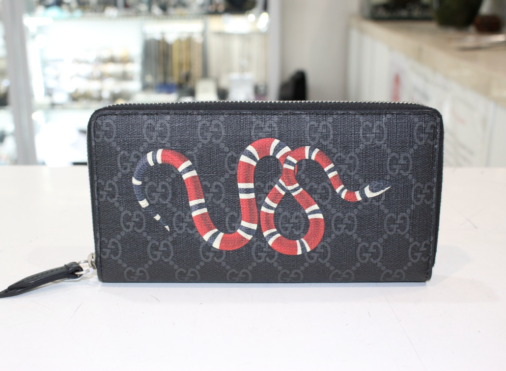 Gucci Kingsnake Print GG Supreme zip-around long wallet in Navy Blue